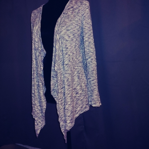 CLEANOUT SALE EUC Cute Ruffle Light Gray Cardigan - Picture 3 of 8